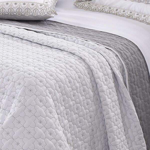 LAVIVE-charlotte-griss-2