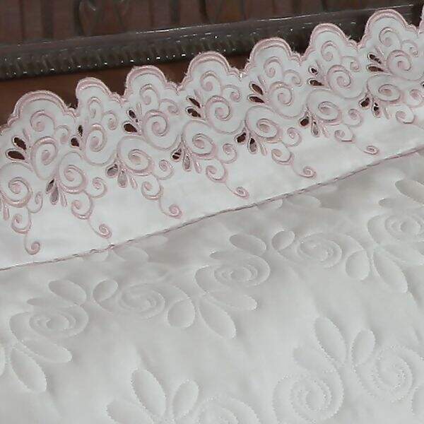 Cobreleito Camille Bordado 300 Fios Branco com Rosê King 3pç - Marken Fassi