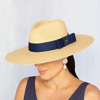 TRUSSARDI-praia-chapeu-martini-4