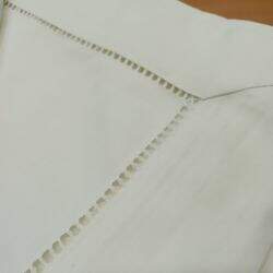 RAFIMEX-yl180-toalha-mesa-bege-1