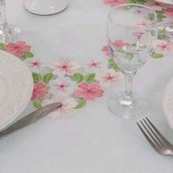 Toalha de Mesa Clássica Bordada Jardim Quadrada 150 x 150 cms - Argivai