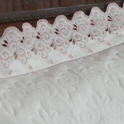 Cobreleito Camille Bordado 300 Fios Branco com Rosê King 3pç - Marken Fassi